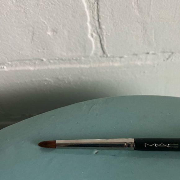 Mac 211 liner brush - new - Picture 3 of 6